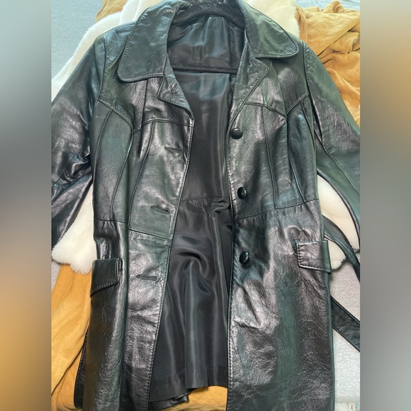 Vintage leather jacket with tie - Picture 8 of 8